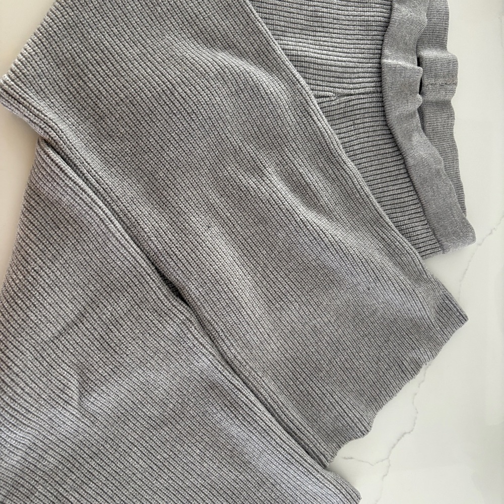 Truth Women's Light Gray Ribbed Sweater